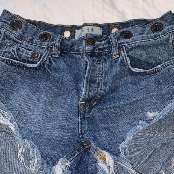 FREE PEOPLE denim shorts - Picture 4 of 6